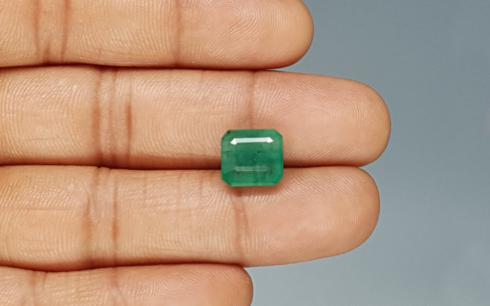 Zambian Emerald - 5.16 Carat Prime Quality EMD-9862
