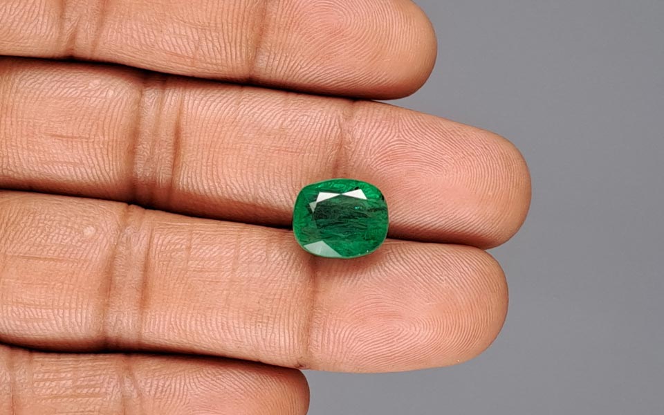 Zambian Emerald - 5.57 Carat Limited Quality EMD-10197
