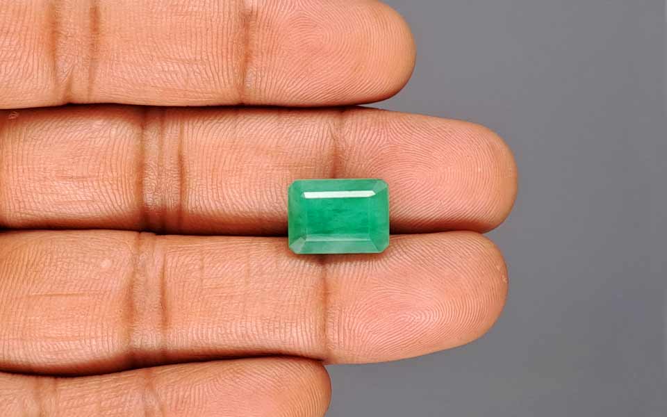 Zambian Emerald - 6.44 Carat Fine Quality EMD-10257