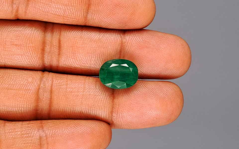 Zambian Emerald - 6.88 Carat Fine Quality EMD-10245