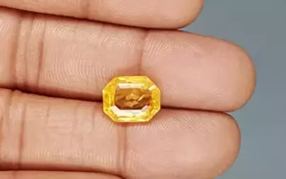 Ceylon Yellow Sapphire - 5.85 Carat Rare Quality CYS-3842