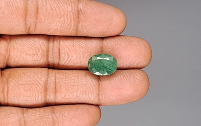 Zambian Emerald - 8.12 Carat Fine Quality EMD-10078