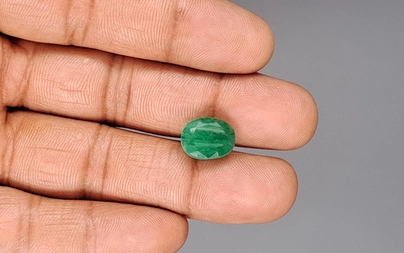 Zambian Emerald - 6.89 Carat Fine Quality EMD-10095