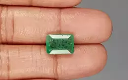 Zambian Emerald - 4.7 Carat Prime Quality  EMD-9571