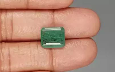 Zambian Emerald - 4.38 Carat Prime Quality  EMD-9587