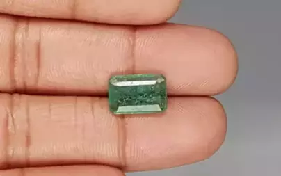 Zambian Emerald - 3.93 Carat Prime Quality  EMD-9658