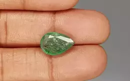 Zambian Emerald - 4.9 Carat Prime Quality  EMD-9670