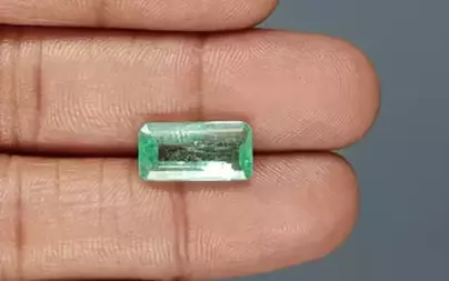Colombian Emerald - 4.55 Carat Rare Quality  EMD-9718
