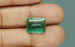 Zambian Emerald - 5.65 Carat Rare Quality  EMD-9792