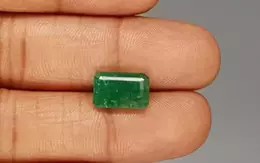 Zambian Emerald - 3.82 Carat Prime Quality  EMD-9855