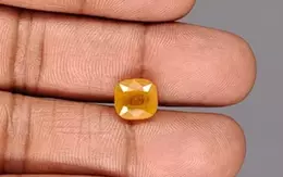 Thailand Yellow Sapphire - 4.57 Carat Prime Quality BYSGF-12075