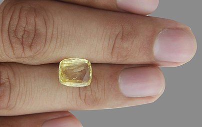 Ceylon Yellow Sapphire - 3.87 Carat Prime Quality CYS-3504