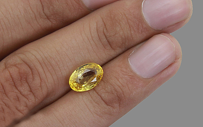 Ceylon Yellow Sapphire - 3.77 Carat Rare Quality CYS-3562