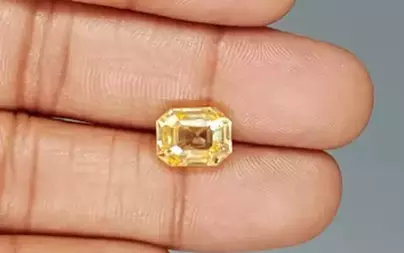 Ceylon Yellow Sapphire - 4.95 Carat Rare Quality CYS-3839