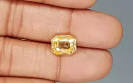 Ceylon Yellow Sapphire - 4.95 Carat Rare Quality CYS-3839