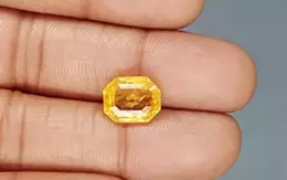 Ceylon Yellow Sapphire - 5.85 Carat Rare Quality CYS-3842