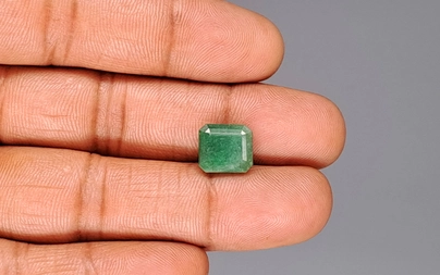 Zambian Emerald - 4.07 Carat Fine Quality EMD-10069