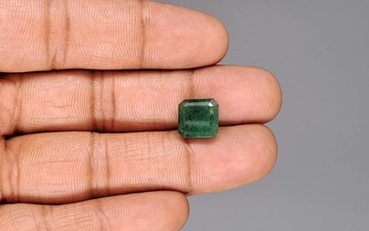 Zambian Emerald - 5.68 Carat Fine Quality EMD-10073