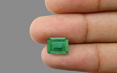 Zambian Emerald - 4.45 Carat Prime Quality EMD-9008