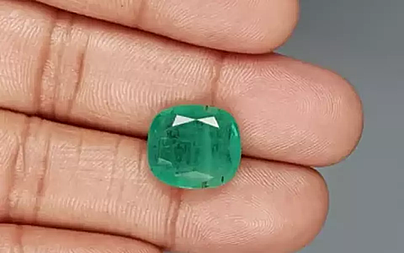 Zambian Emerald - 8.16 Carat Prime Quality EMD-9630