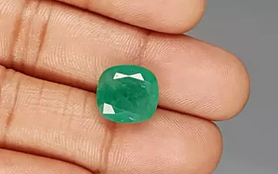 Zambian Emerald - 8.07 Carat Prime Quality EMD-9639