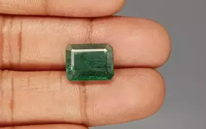 Zambian Emerald - 5.88 Carat Prime Quality  EMD-9672