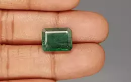 Zambian Emerald - 5.88 Carat Prime Quality EMD-9672