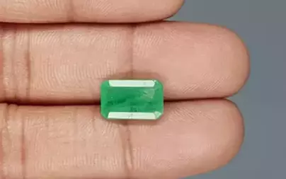 Zambian Emerald - 4.10 Carat Fine Quality EMD-9752