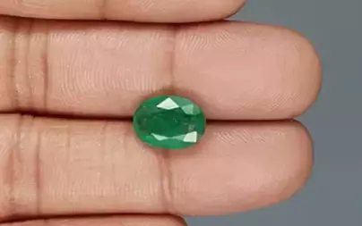 Zambian Emerald - 3.84 Carat Prime Quality  EMD-9769