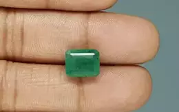 Zambian Emerald - 5.61 Carat Prime Quality EMD-9795