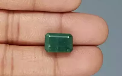 Zambian Emerald - 8.66 Carat Prime Quality EMD-9828