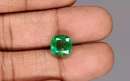 Zambian Emerald - 3.98 Carat Rare Quality EMD-9923