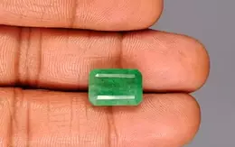 Zambian Emerald - 7.94 Carat Prime Quality EMD-9957