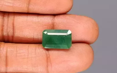 Zambian Emerald - 6.78 Carat Prime Quality EMD-9984