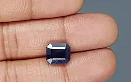 Thailand Blue Sapphire - 5.66 Carat Prime Quality GFBS-20083