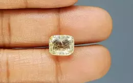 Natural Yellow Topaz - 5.63 Carat Prime Quality YT-25043