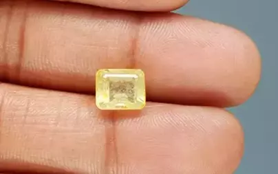 Natural Yellow Topaz - 3.90 Carat Limited Quality YT-25095